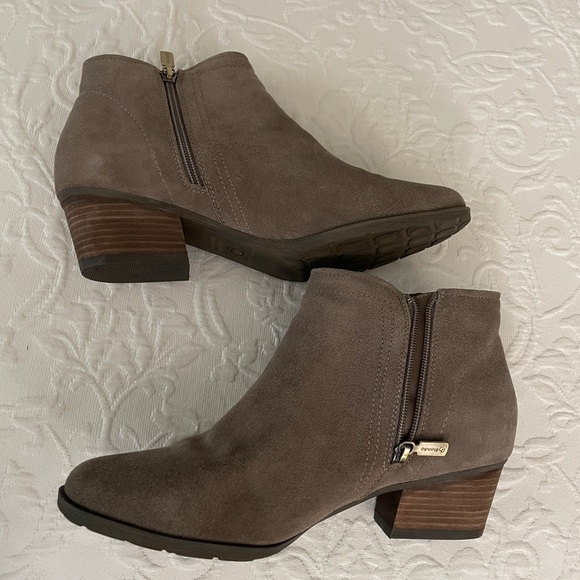 Blondo Villa Waterproof Suede Ankle Boots (EUC) - Picture 6 of 9
